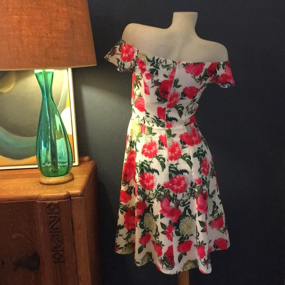 NWT Floral Off Shoulder Knee Length Pocket… - Picture 7 of 8